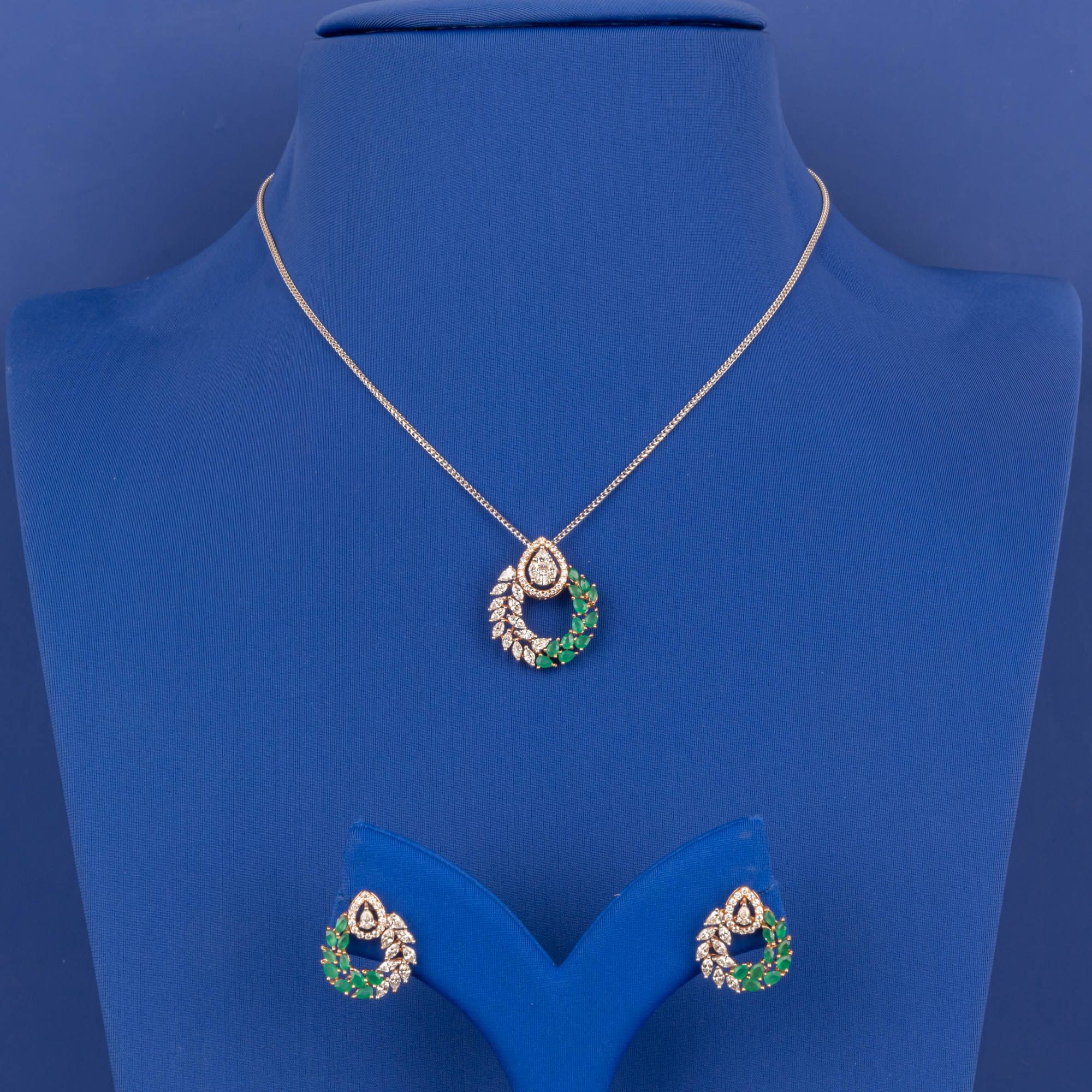 Royal Splendor: 18K RG Diamond Pendant and Earring Set (Chain not included)