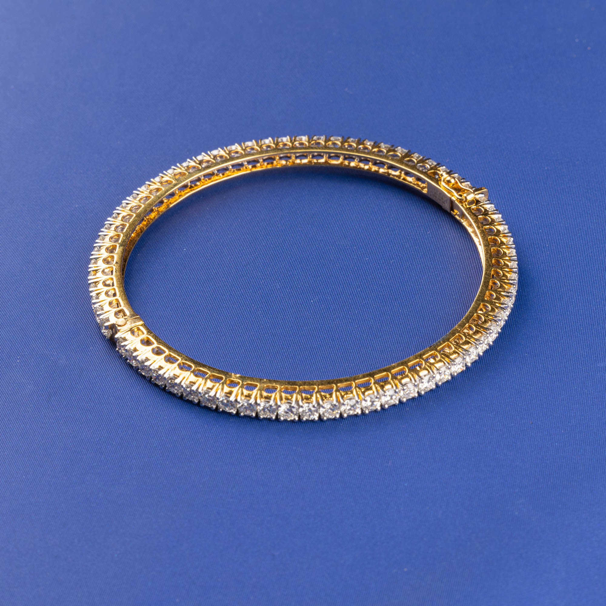 Dazzling Brilliance: Handmade 18K Yellow Gold Diamond Bangle