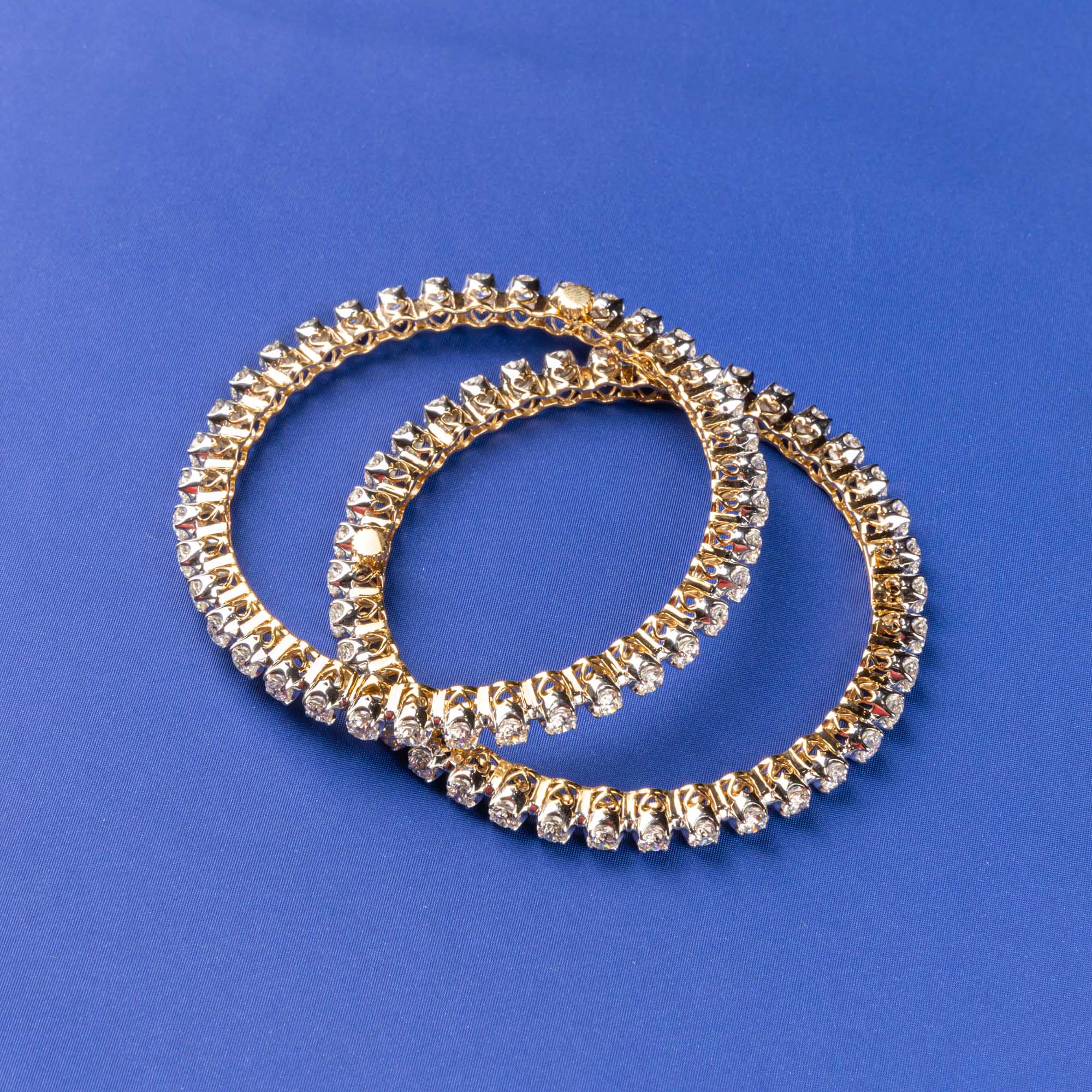 Golden Gleam: Handmade 18K Yellow Gold Diamond Bangles