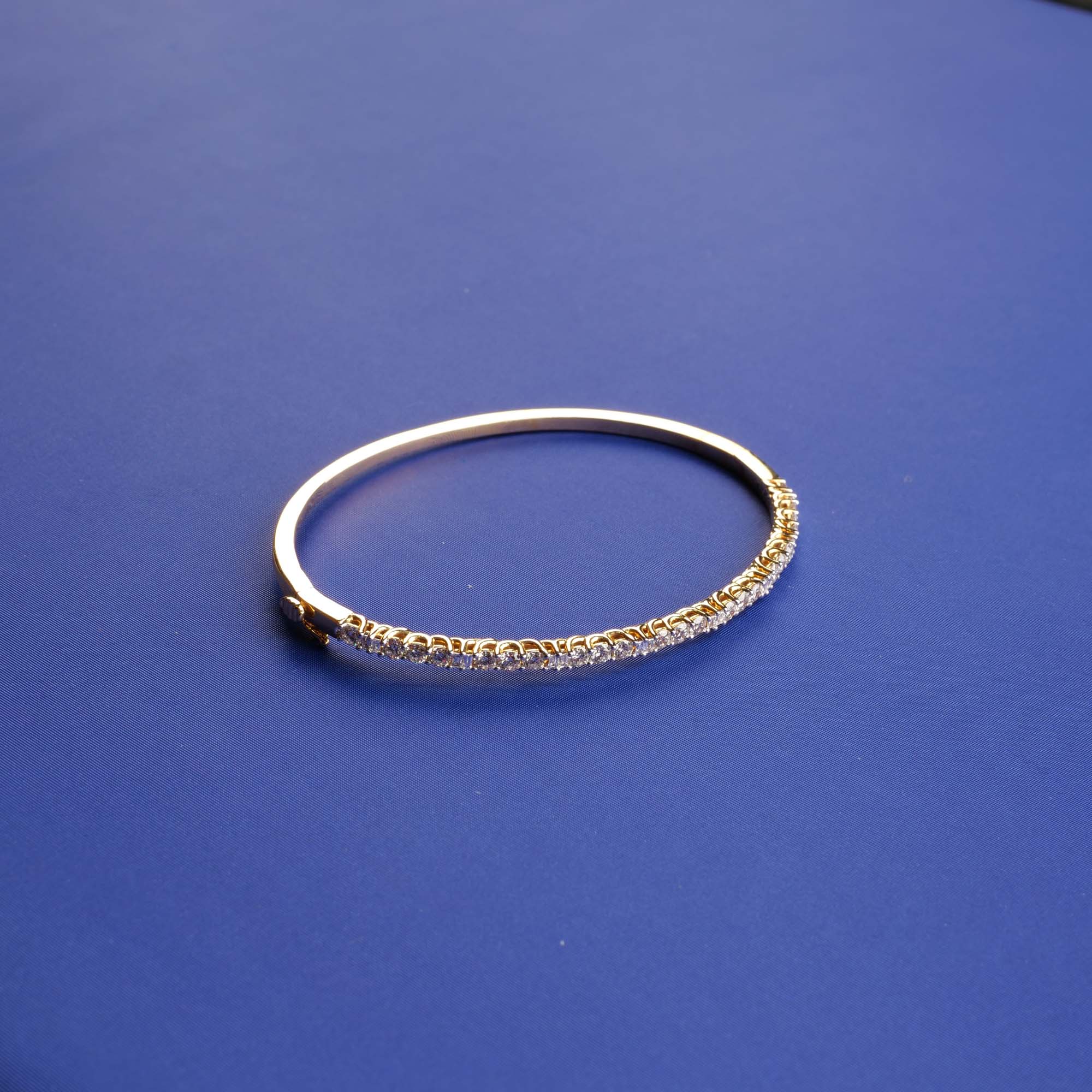 18K YG Diamond Bangle/Bracelet