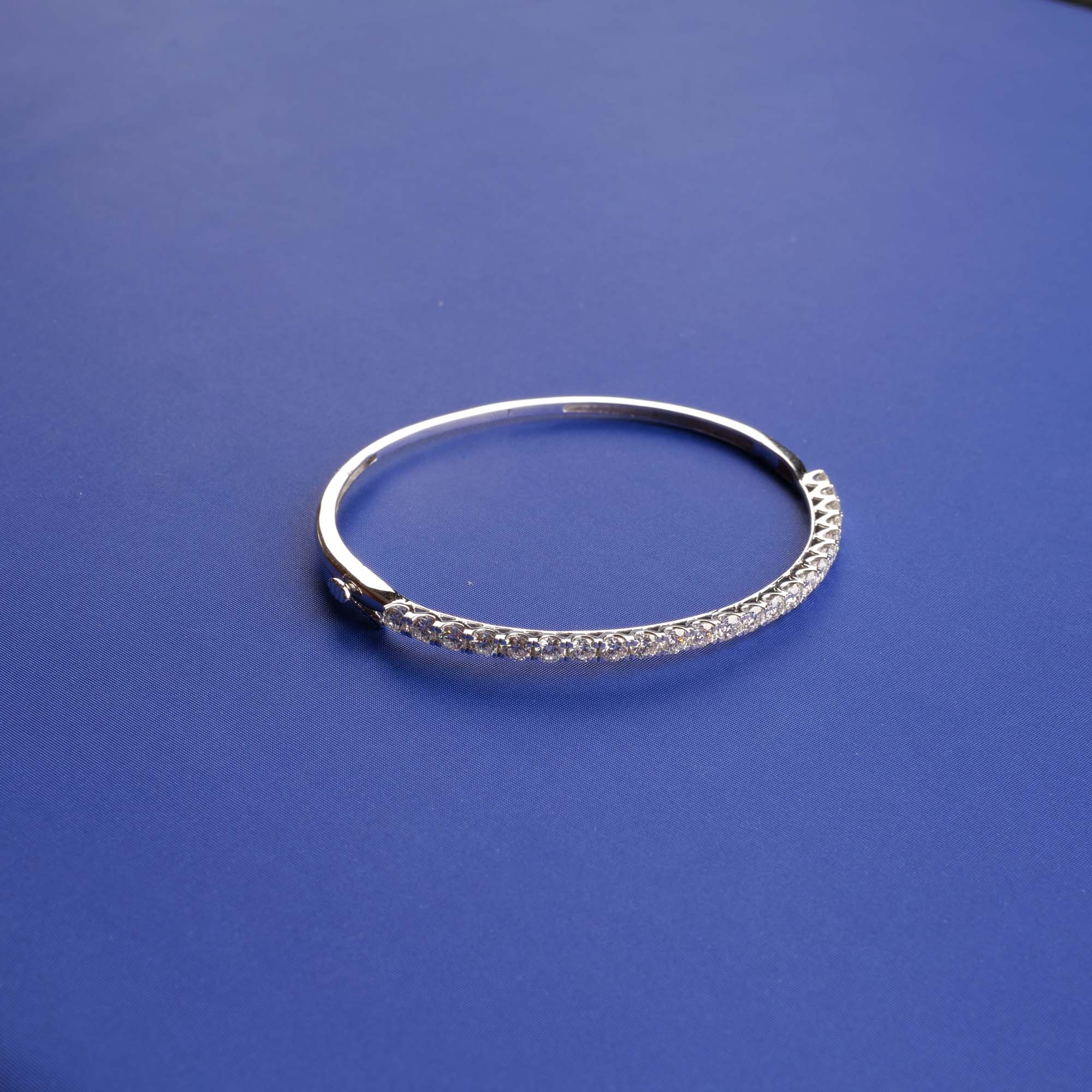 18K WG Diamond Bangle/Bracelet