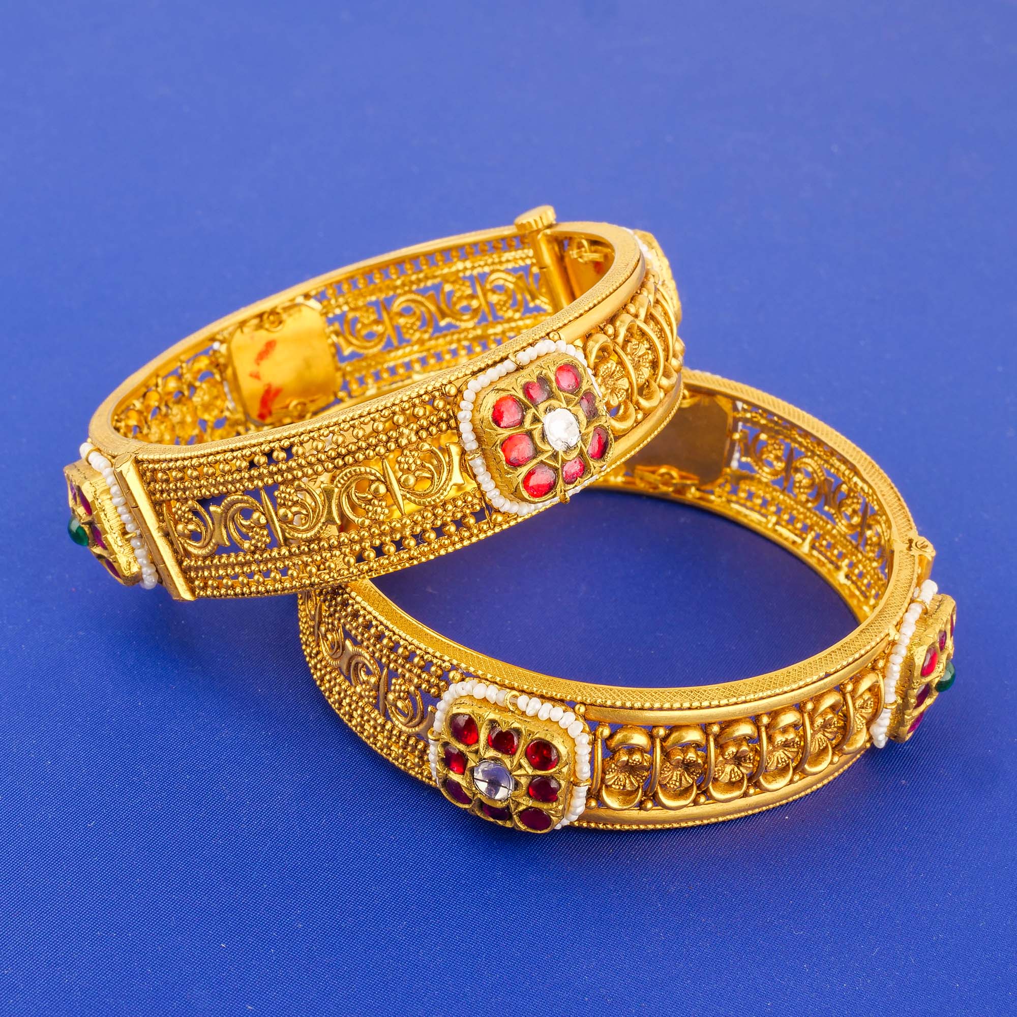 22K 'Antique' Polki Diamond Bangles