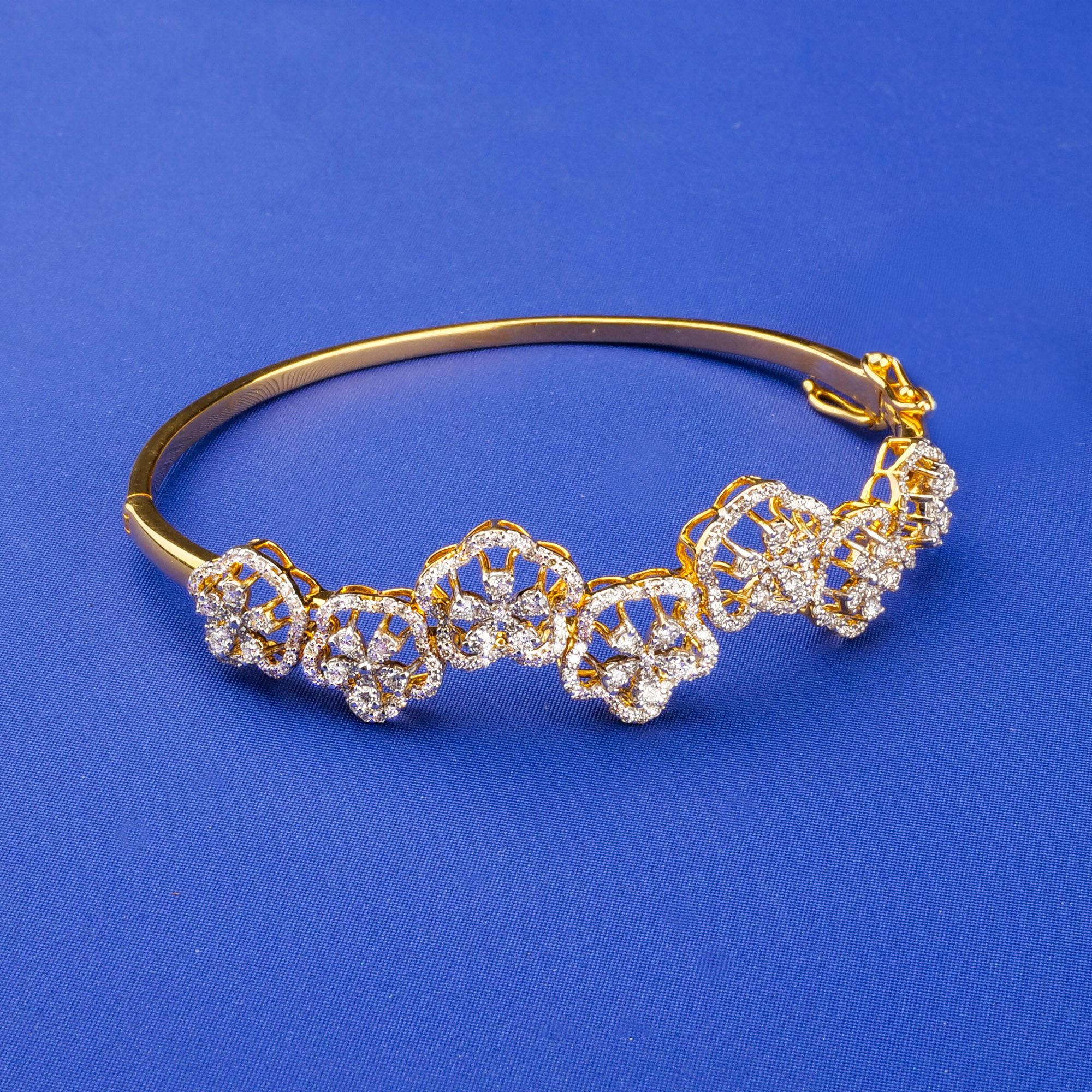 18K Yellow Gold Diamond Bangle/Bracelet