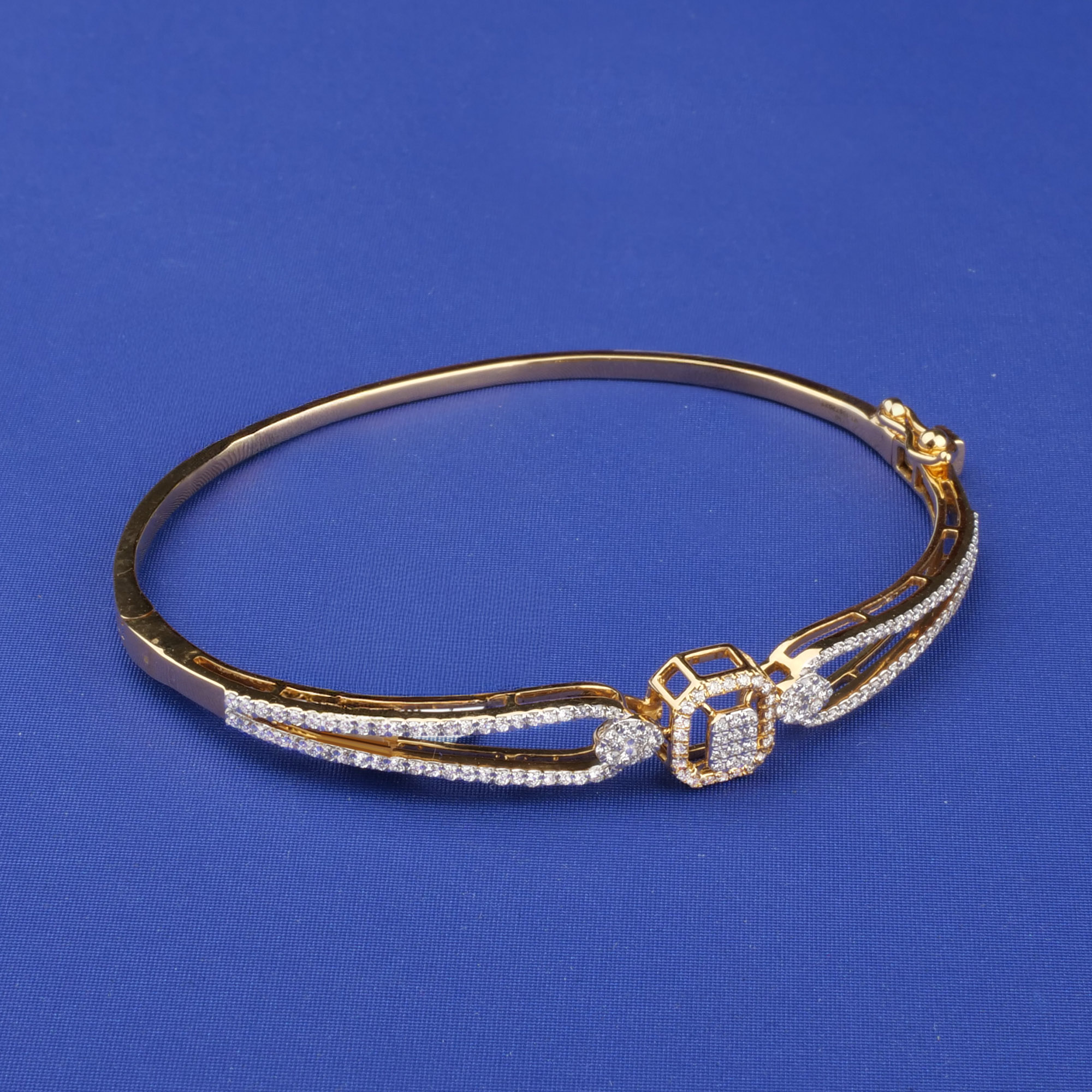 18K Yellow Gold Diamond Bangle/Bracelet