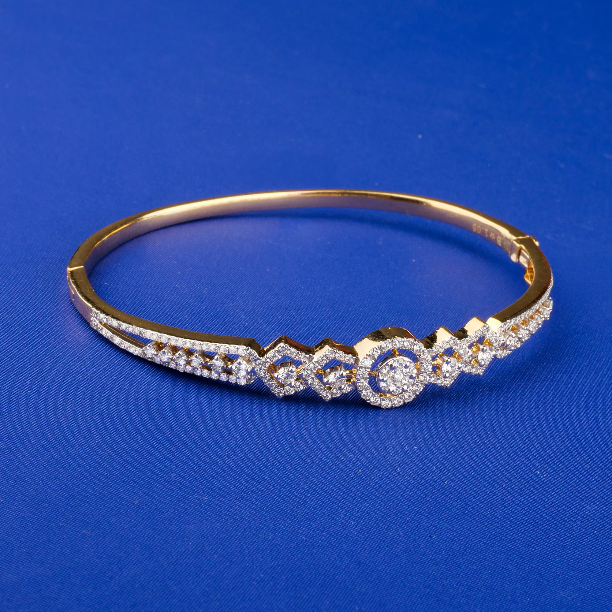 18K Yellow Gold Diamond Bangle/Bracelet