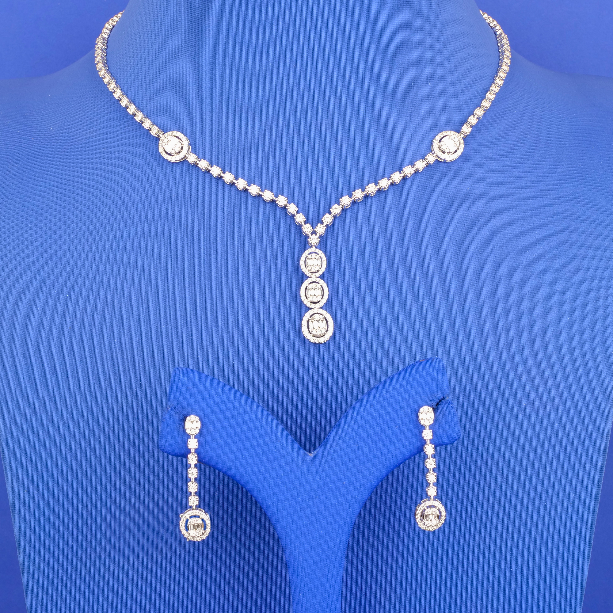 18K WG Diamond NE Set