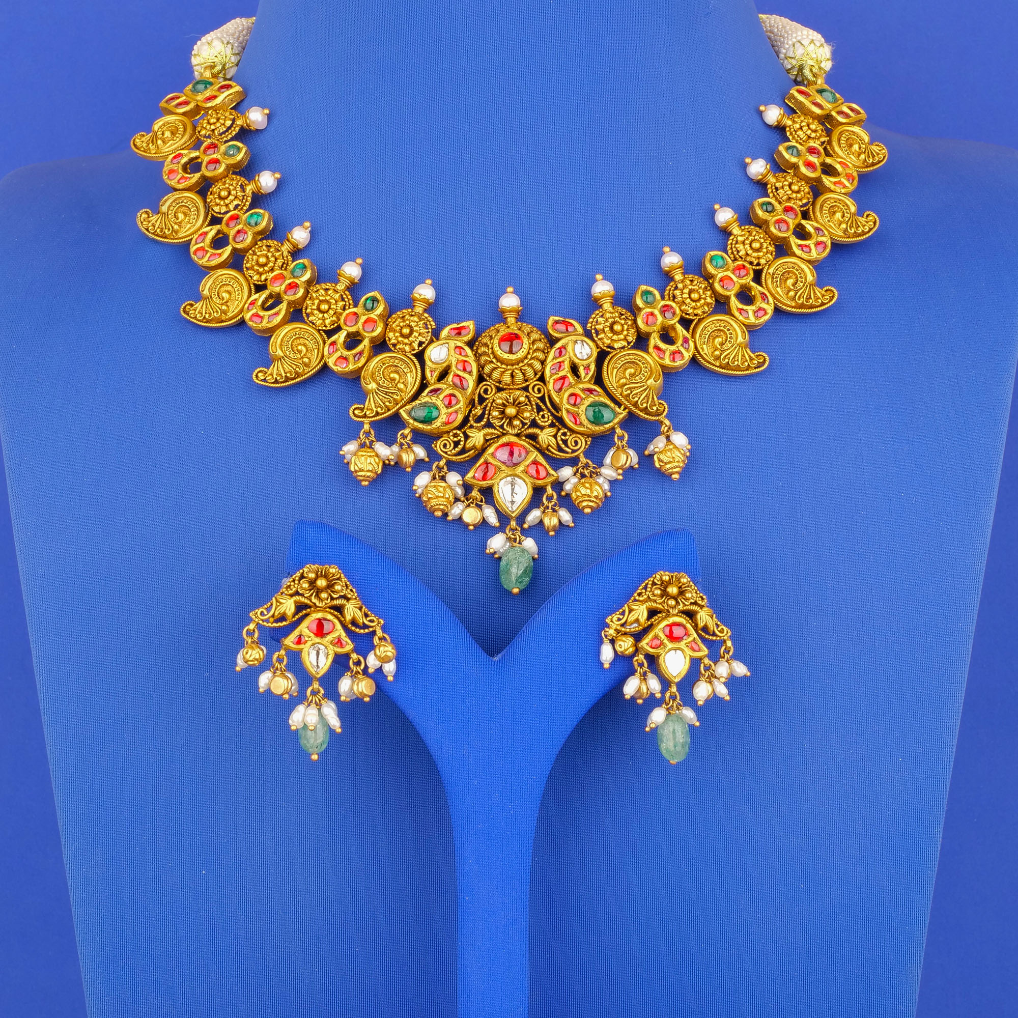 22K 'Antique' Polki Diamond Necklace Earring Set