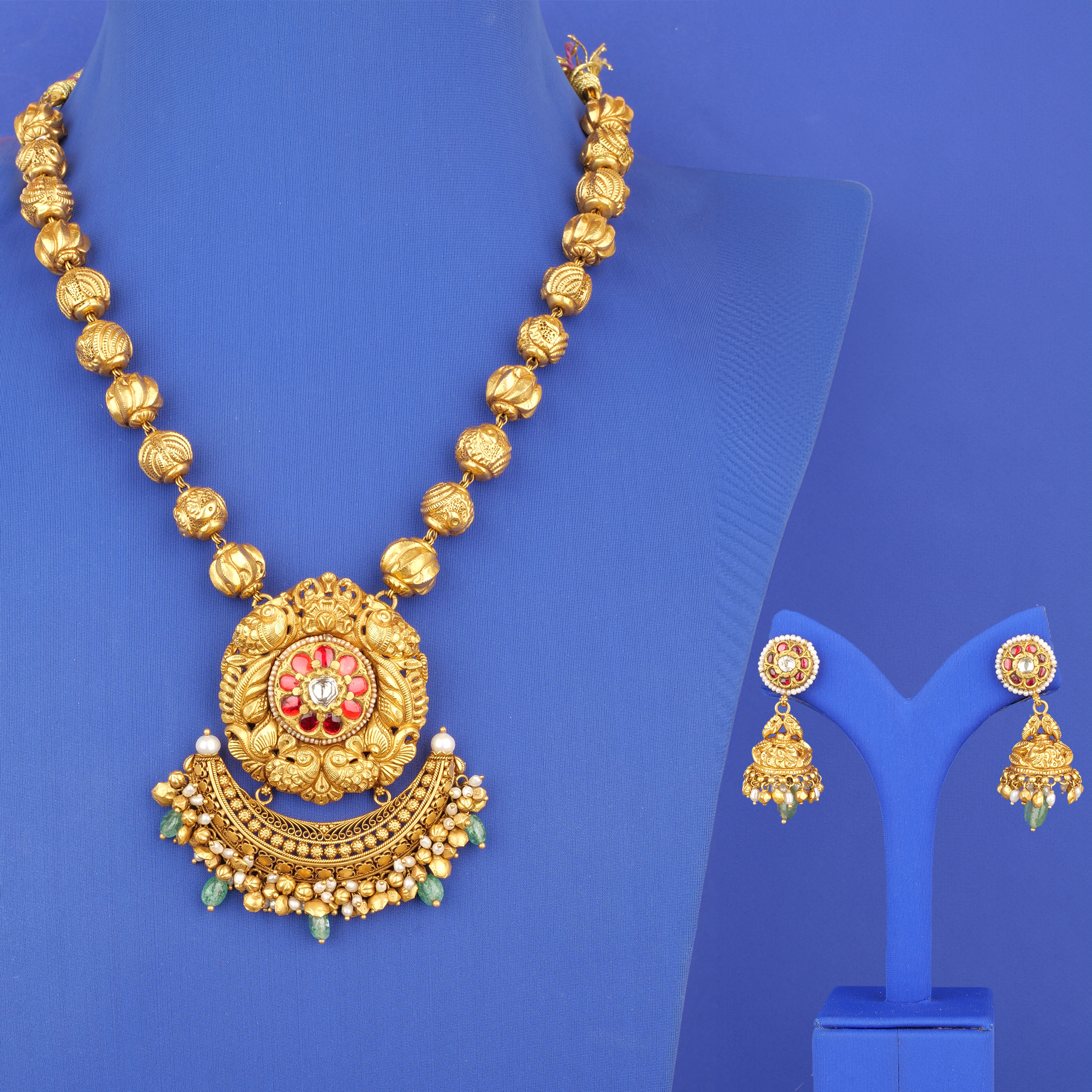 22K 'Antique' Polki Diamond Necklace Earring Set