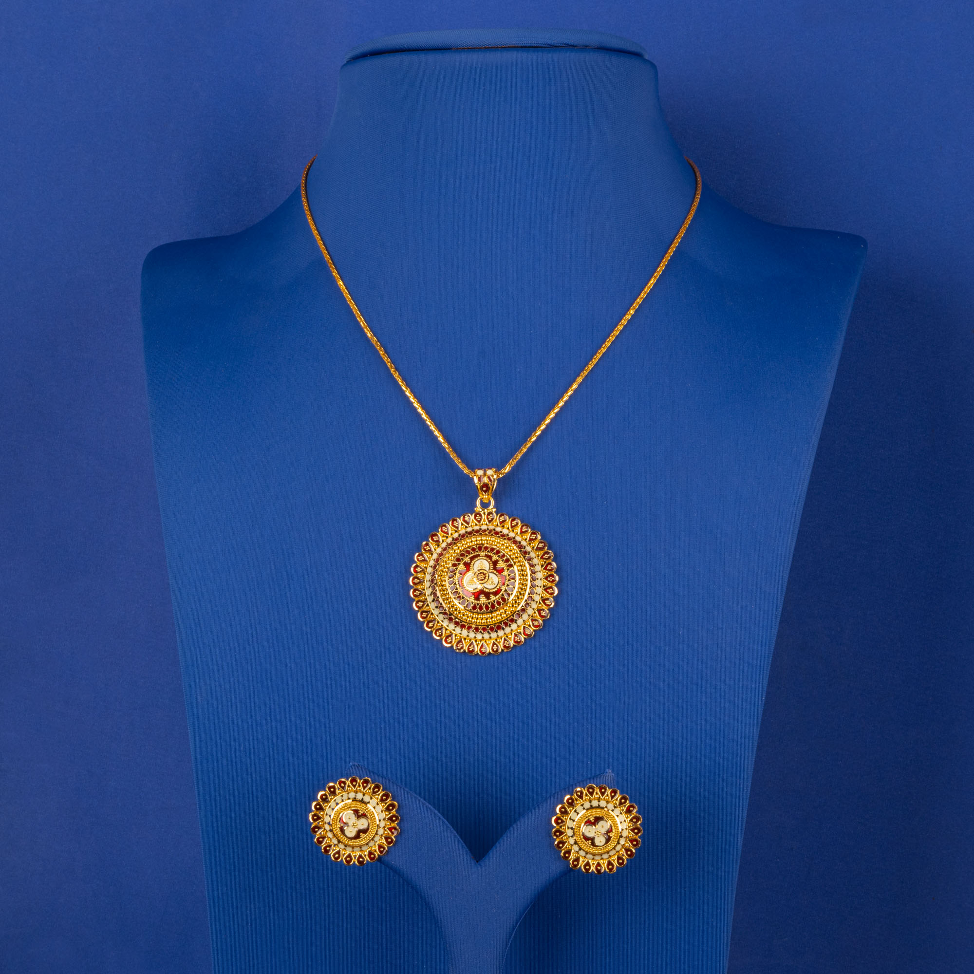 Serene Serendipity: Handmade 22K Gold Pendant and Earrings Set (chain not included)