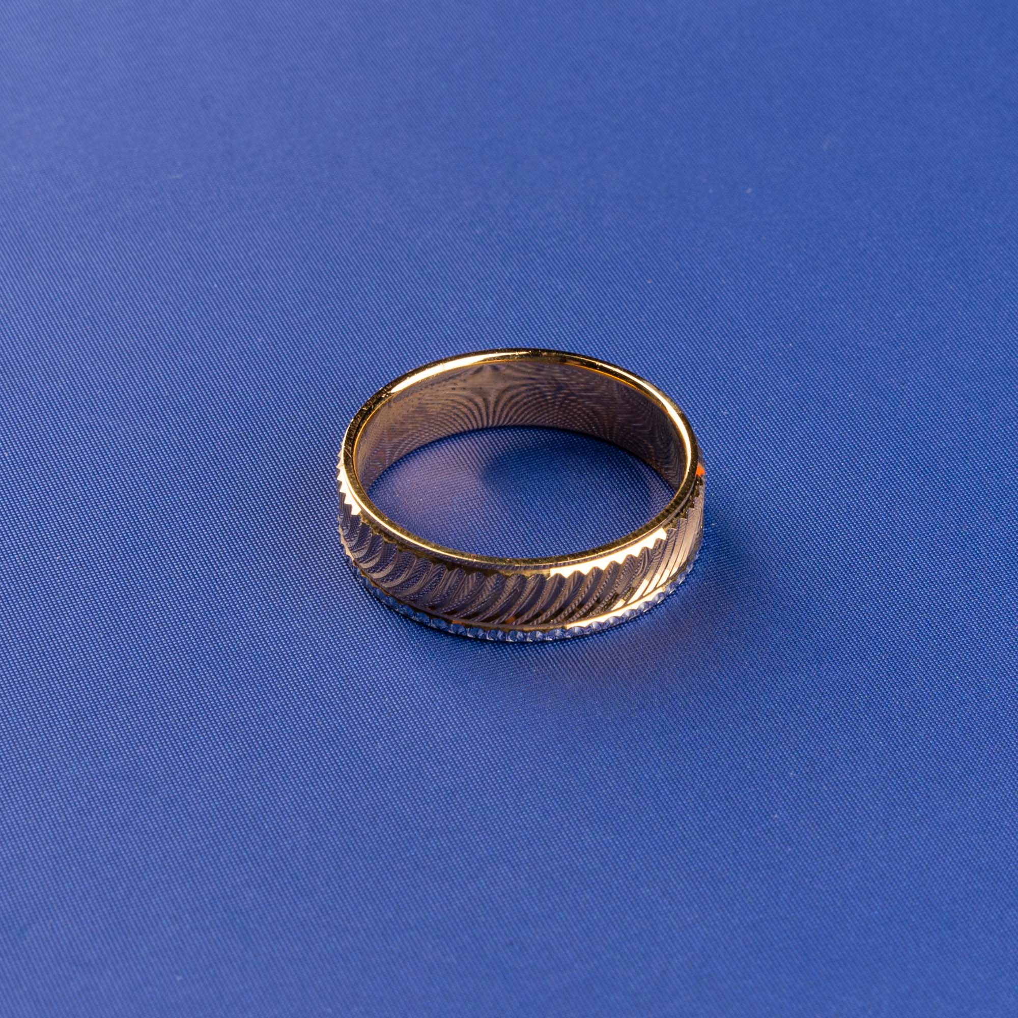 Harmonious Two-Tone 22K Gold Band Ring