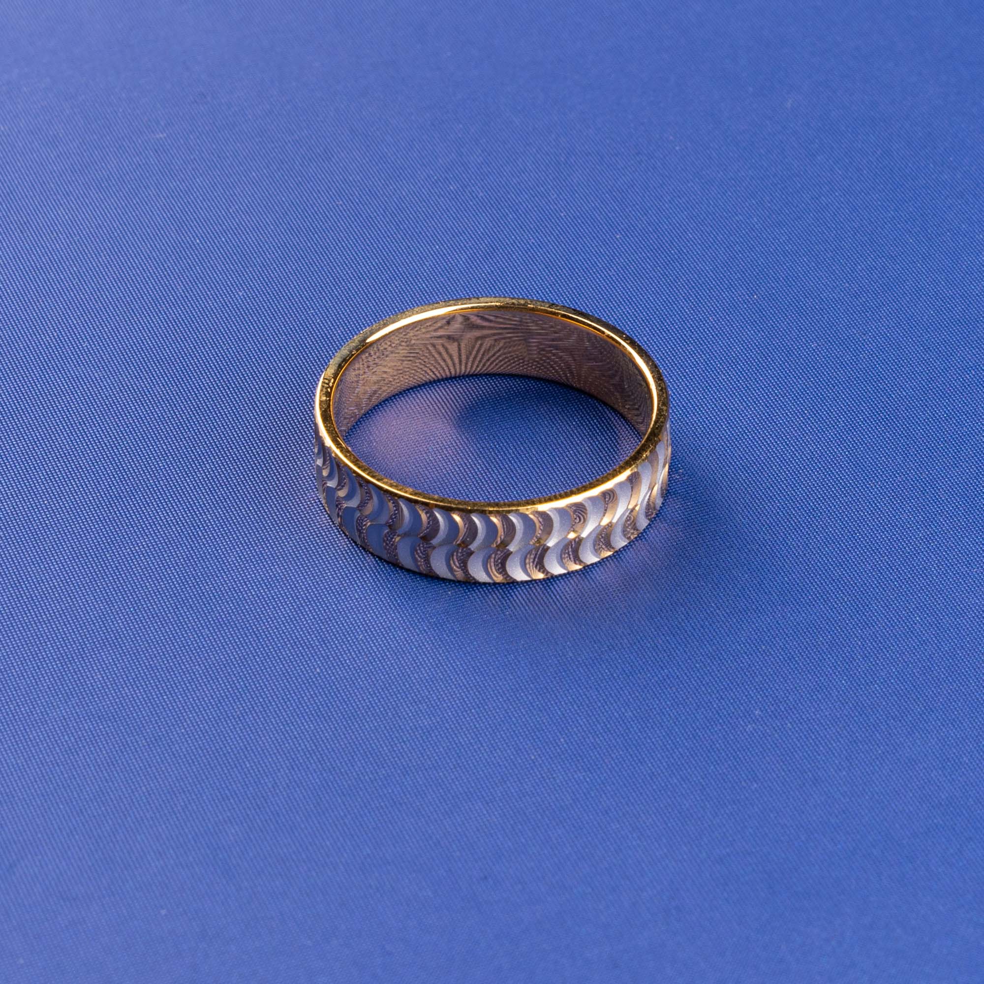 Enchanting Two-Tone 22K Gold Band Ring